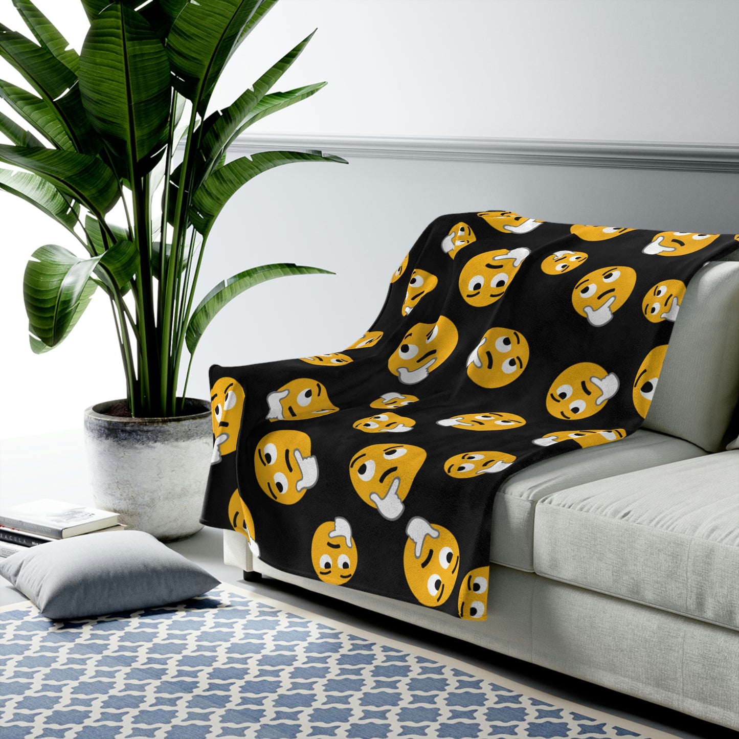 Emoji Pattern Velveteen Plush Blanket