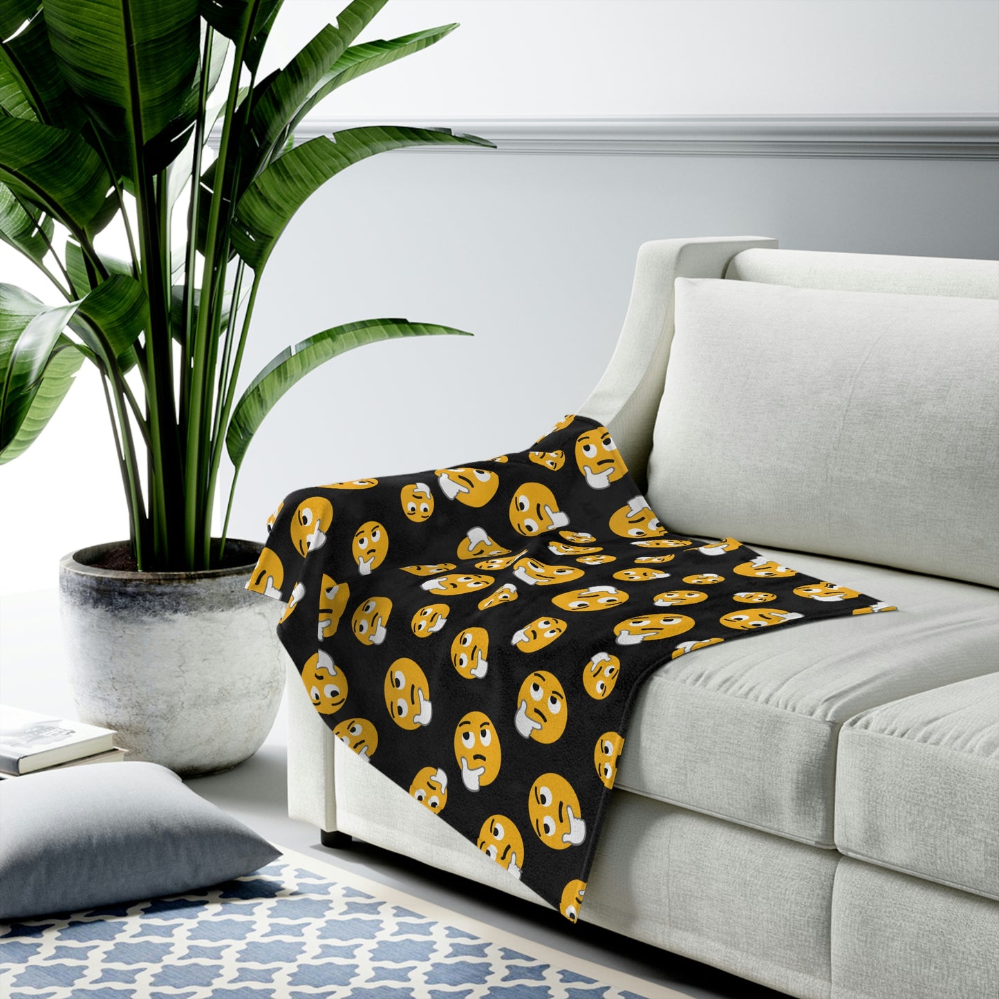 Emoji Pattern Velveteen Plush Blanket